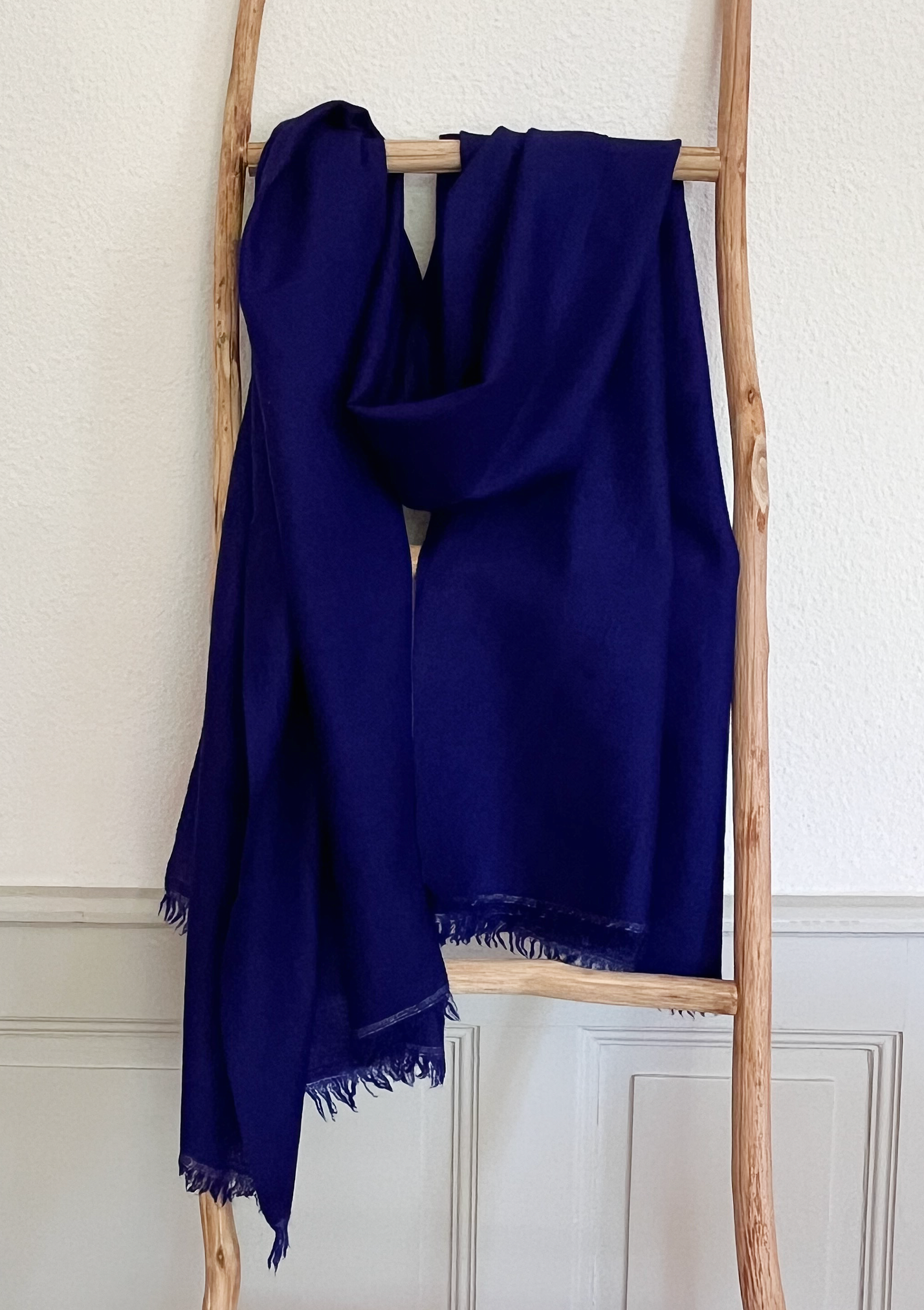 Blue handmade Laal's diamond weave "Eye of the Nightingale" Thick Weave Pashmina Stole.