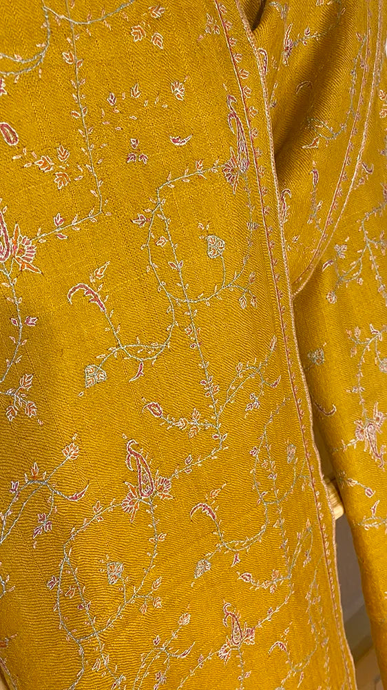 Mustard Jaalidar Pashmina stole with exquisite Sozni embroidery on 100% pure Yangir wool.