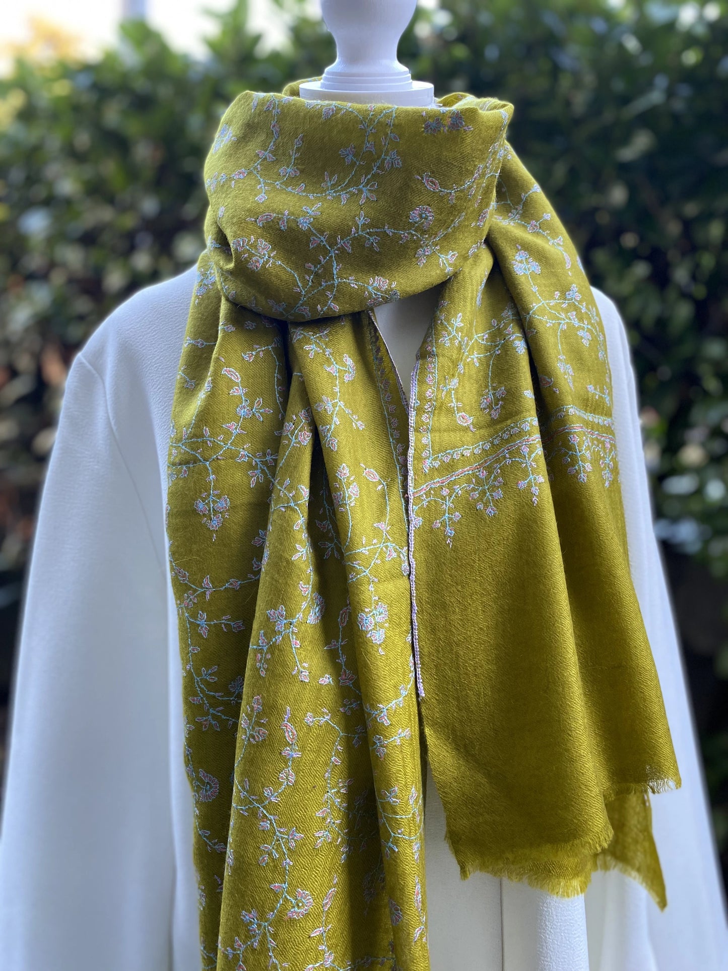 Pashmina Stole with Sozni Embroidery