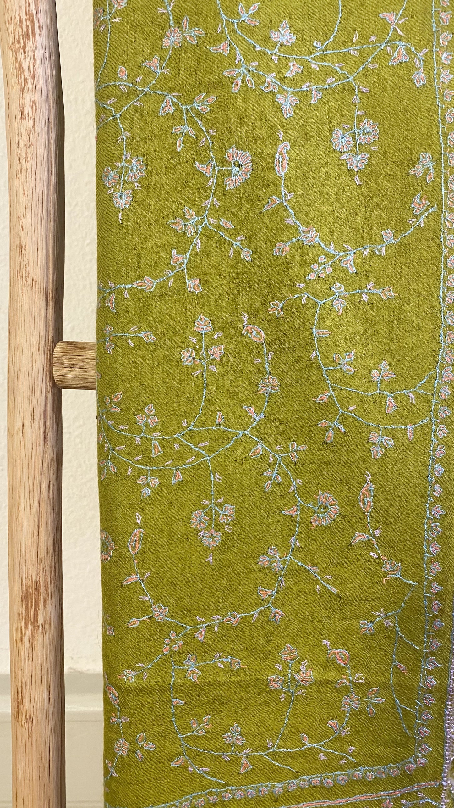 Pashmina Stole with Sozni Embroidery