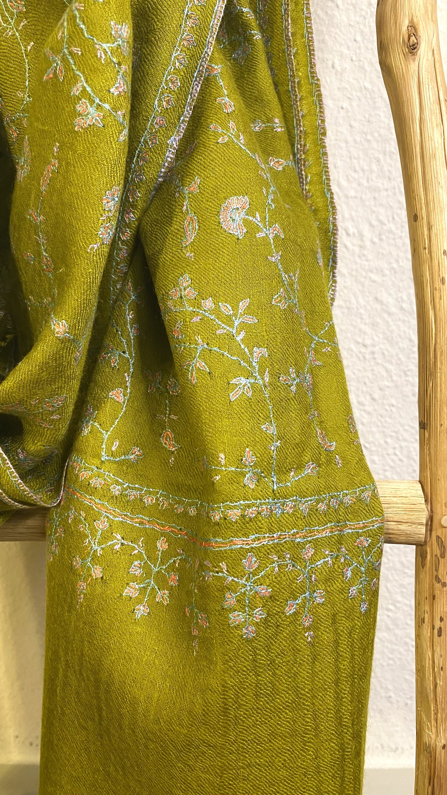 Pashmina Stole with Sozni Embroidery