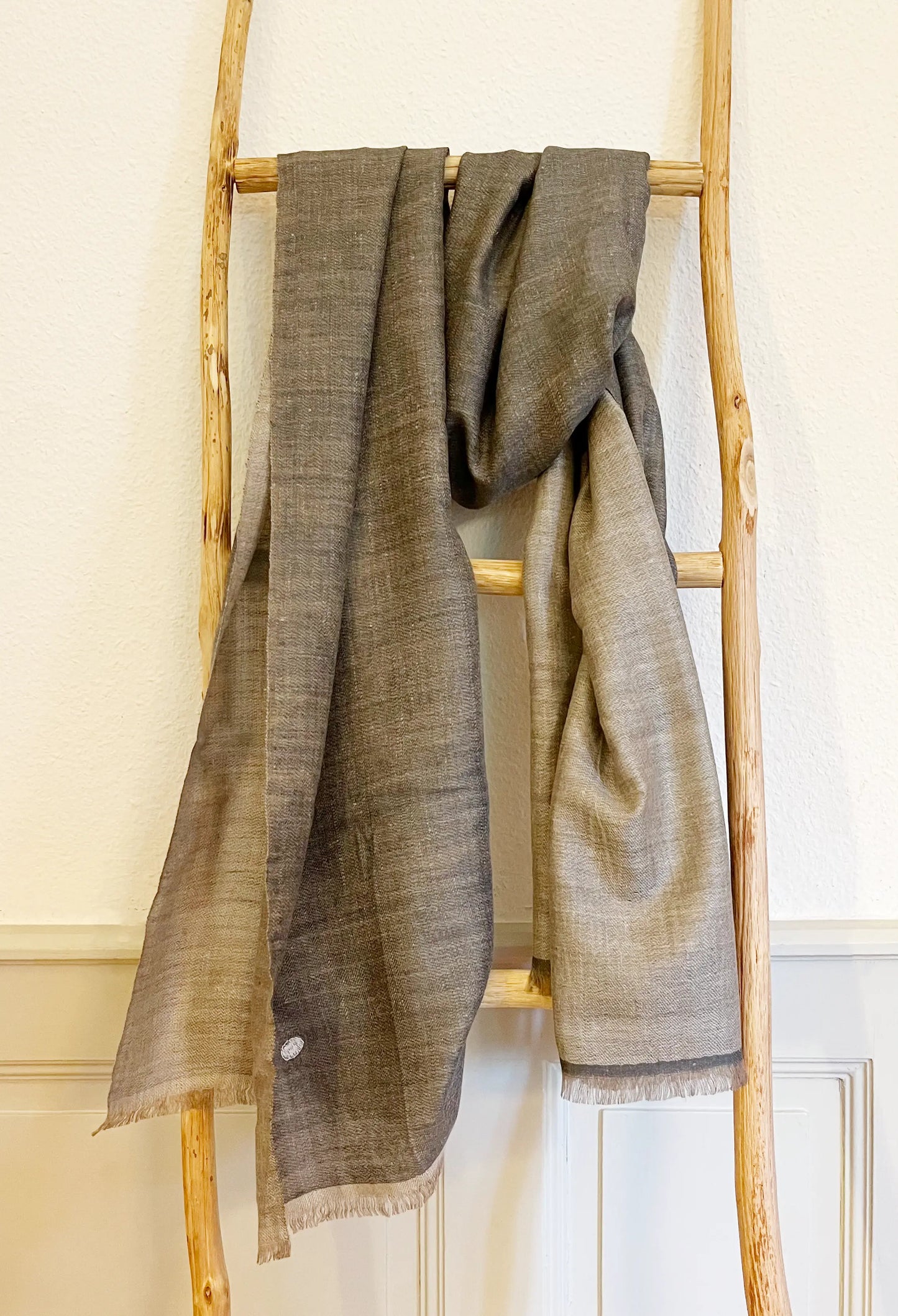 Signature Reversible Pashmina Stole