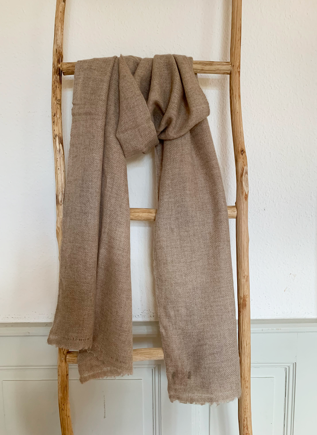 Laal's 100% cashmere Essential Cashmere Scarf