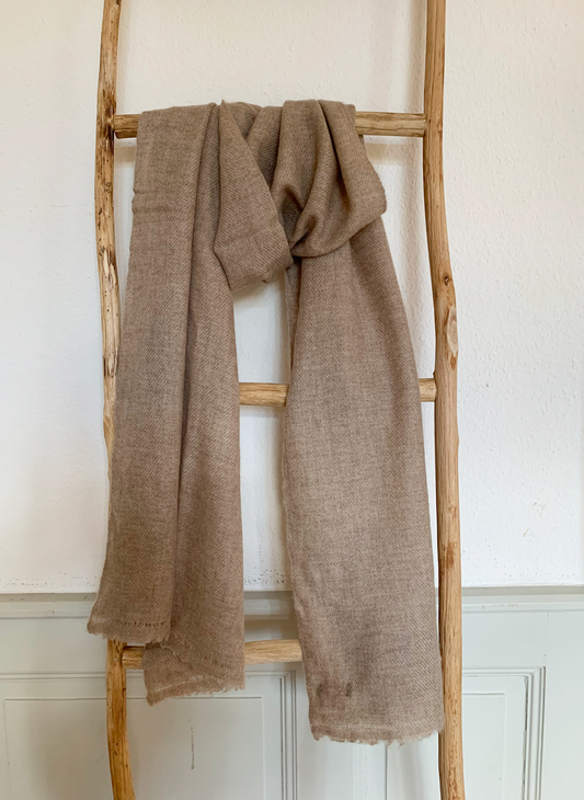 Laal's 100% cashmere Essential Cashmere Scarf 
